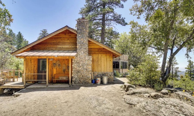 Pine Cove Cabin | Namaya Mountain Cabin(s)