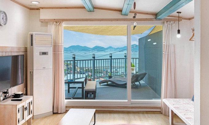 Namhae House | Namhae Gooreamyelmae Pension