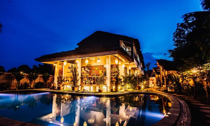 Hoa Lu Hotel | Nan House