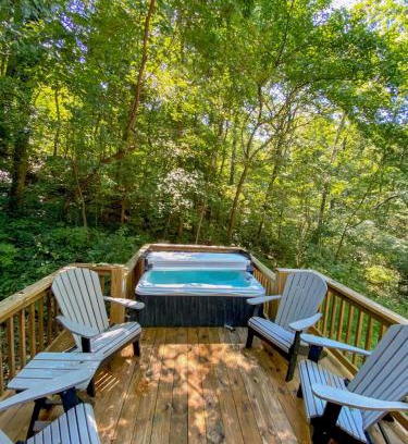 Lookout Valley Neighborhood Association House | Nana Cabin Tiny Log Home Comfort In Rustic Bliss