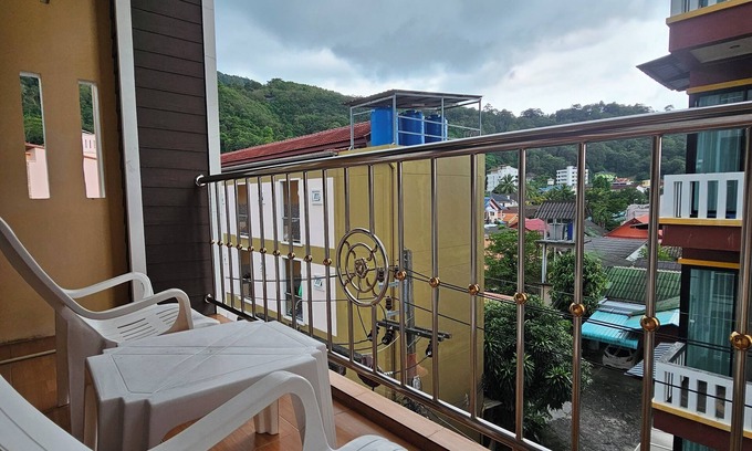 Nanai Road Hotel | Nanai 2 Residence Patong