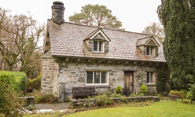 Llanrwst House | Nant Cottage