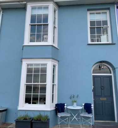 New Quay House | Nant Llys - Spectacularly placed with sea views