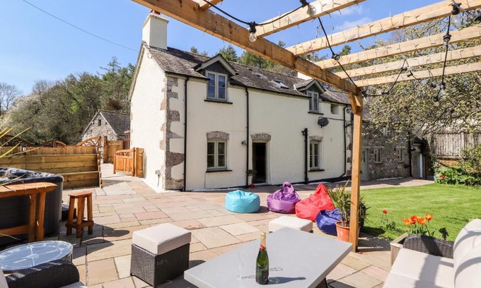 Ruthin House | Nant Y Celyn