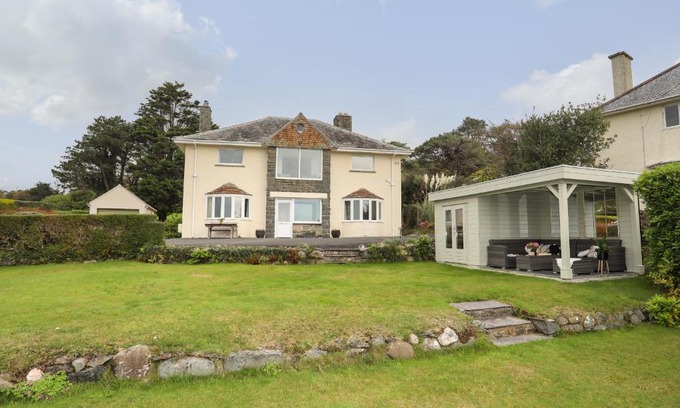 Criccieth House | Nant Y Wyddan