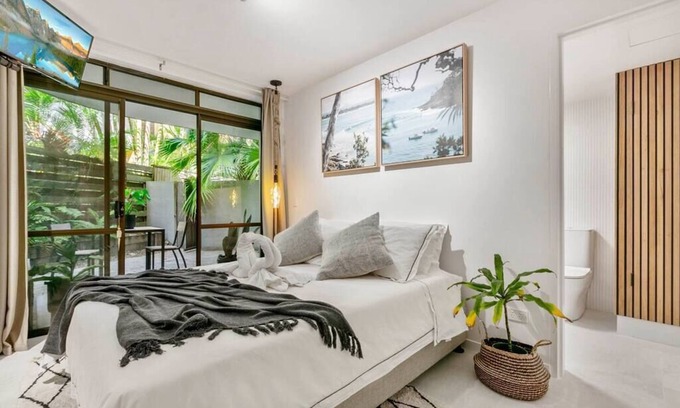 Noosa Heads Hotel | Naousa Private Beach Bungalow