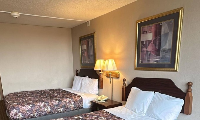 Napoleon Hotel | Napoleon Inn & Suits