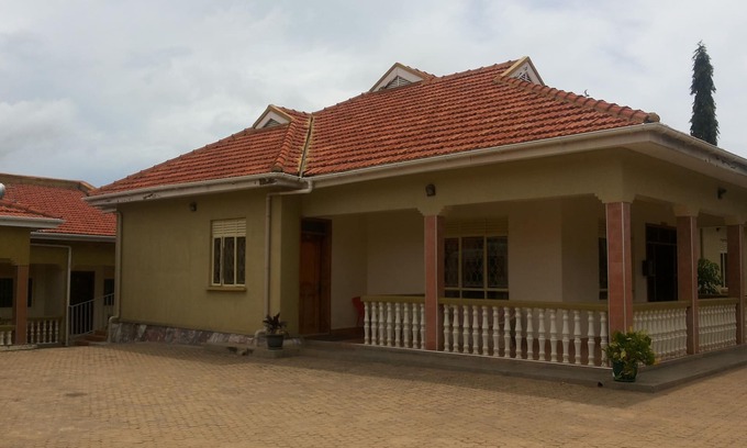 Moyo Hotel | Nasera Suites