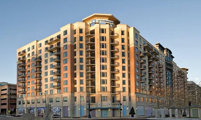 National Harbor Resort | Nat'l Harbor MD’s Innovative Waterfront District near Wash DC 2BD/2BA Deluxe Ste