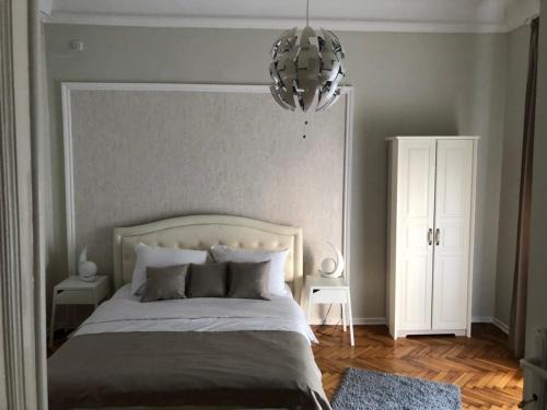 Kosancicev Venac Apartment | Natalie's Residence