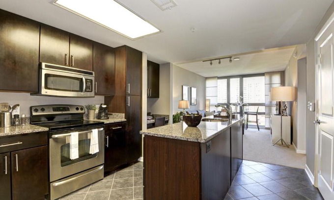 Aurora Highlands Apartment | National at Pentagon City