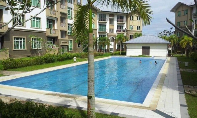 Richmond Hill House | Natol Homestay - Kuching Home Penthouse Airport Road