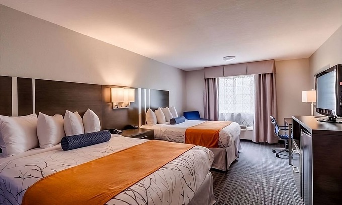 Lexington Resort | Nature Escape! Unit Near Attractions in GuestHouse Lexington, Parking, Pool!