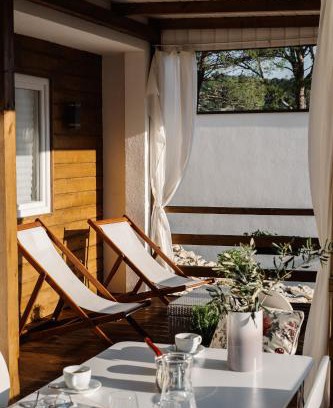 Pucisca House | Nature House with a wooden porch - Pasika, house Luca