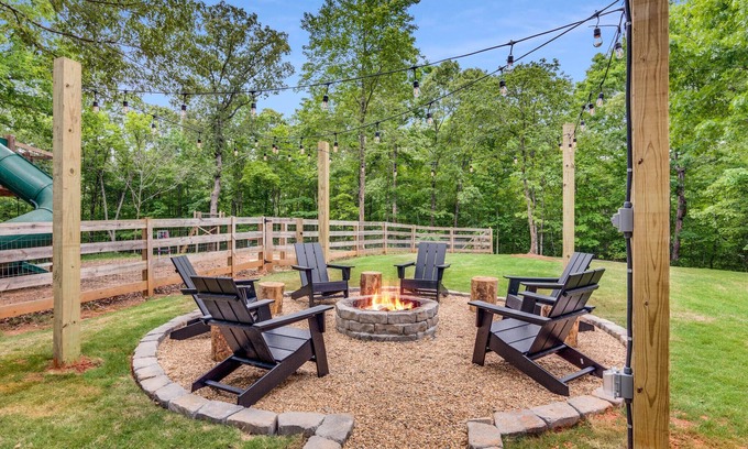 Dahlonega Other | Nature is calling! Family Friendly Getaway:Hot Tub, Fire Pit, Wine & Weddings