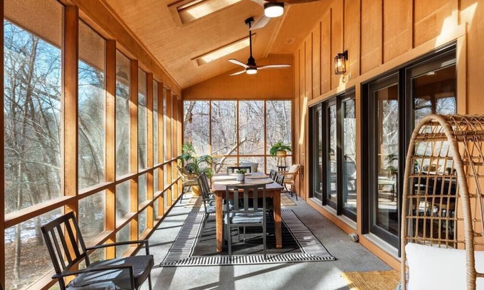 Newport House | Nature-Lover’s Retreat - 18 min to MSP and MOA