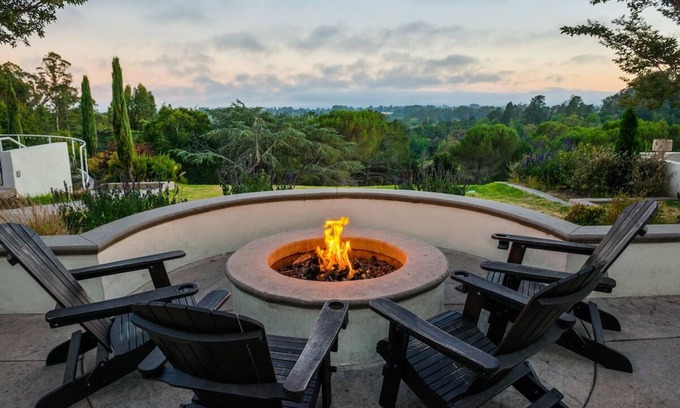 Live Oak Hotel | Nature's Embrace: Room with Patio | Scenic Views & Trail Adventures