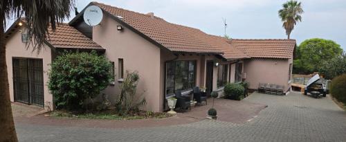 Greater Johannesburg Metropolitan Area House | Nature's Retreat