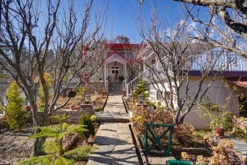 Kaul Villa | Nature's Vibe Stays Mukteshwar - A 4BHK Plum Orchard Villa