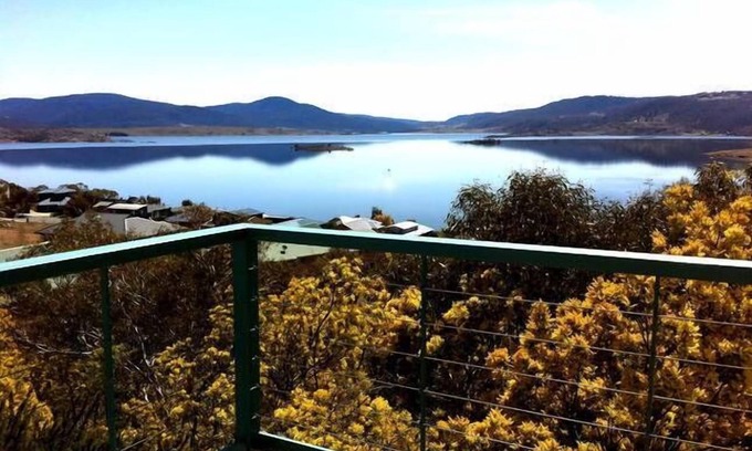 East Jindabyne House | NATURESCAPE HOLIDAY ACCOMMODATION