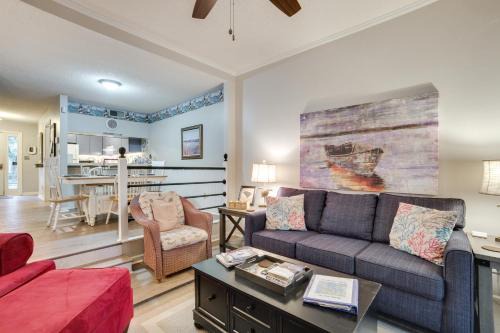 Beaufort House | Nautical Beaufort Gem with Gas Grill, 3 Mi to Dtwn!