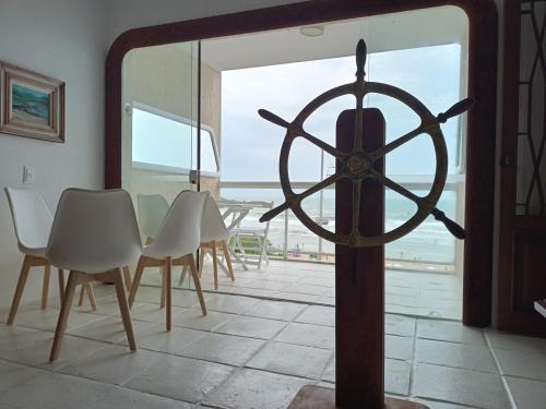 Pitangueiras Apartment | Nautical Theme Apartment Facing the Spectacular Sea
