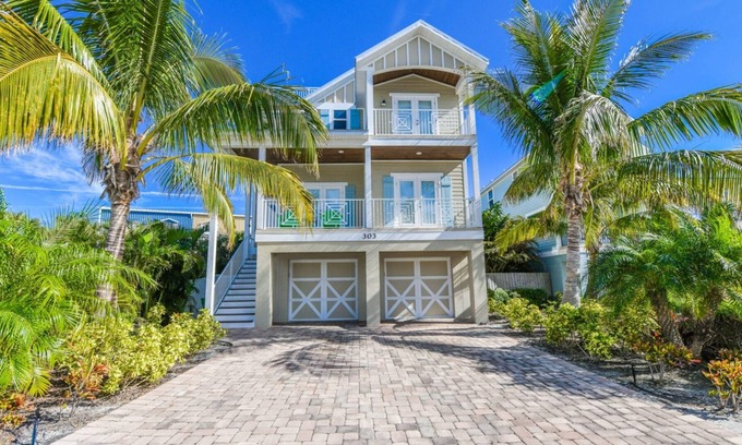 Bradenton Beach House | Nautical Tides by AMI Locals