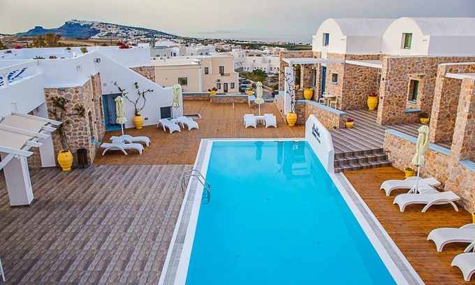 Santorini Hotel | Nautilus Dome