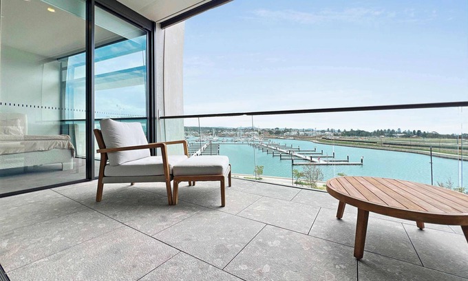 Shell Cove Apartment | Nautilus View - Luxury Marina Getaway