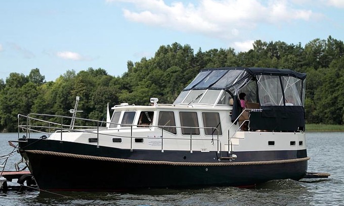 Wilkasy Boat Rental | Nautiner 40.3