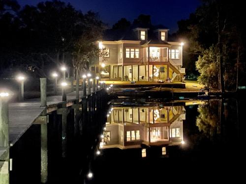 Navarre House | Navarre Bayhouse Retreat