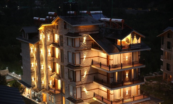 Burwa Hotel | NAZAARA - A Luxe Retreat