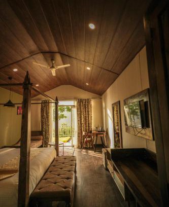 Dalhousie Hotel | Nazaara Nature Retreat