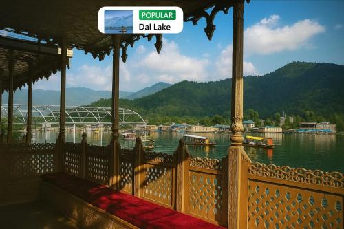 Dal Lake Bed & Breakfast | Nazneen Group Of Houseboats