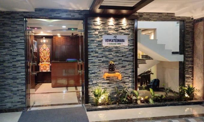 Tirupati Hotel | NB Venkaeswara Grand Inn