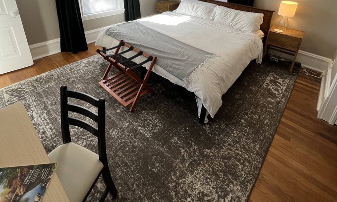 Northeast Minneapolis Arts District Apartment | NE Minneapolis Brick Beauty- Unit 2