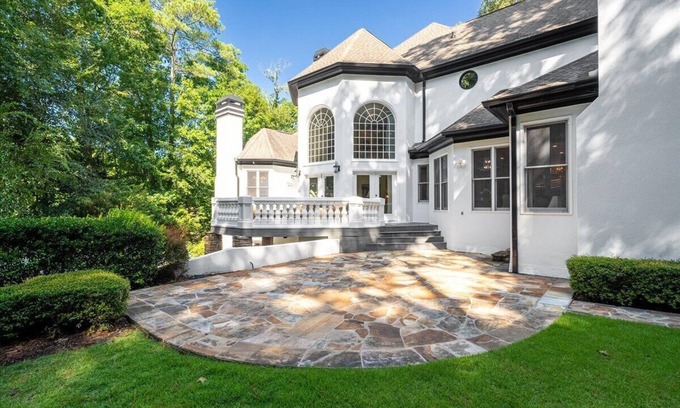 Clarkdale House | Near Airport 9 bedroom + 2 Dens with Pool,Movie Theater, Gym, Small wedding