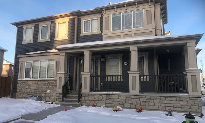 Calgary House | Near airport