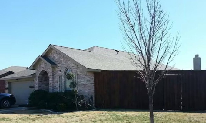 Dallas House | Near AT&T Stad., Globe Life, 6Flags, 4BDRM!