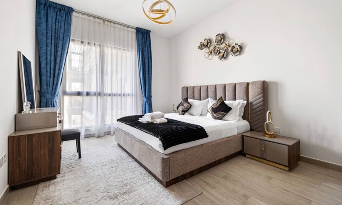 Madinat Zayed Apartment | Near Burj Al Arab | Bills Included | Big Layout