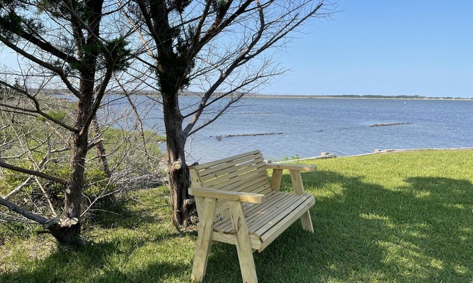 Davis House | Near Cape Lookout waterfront home