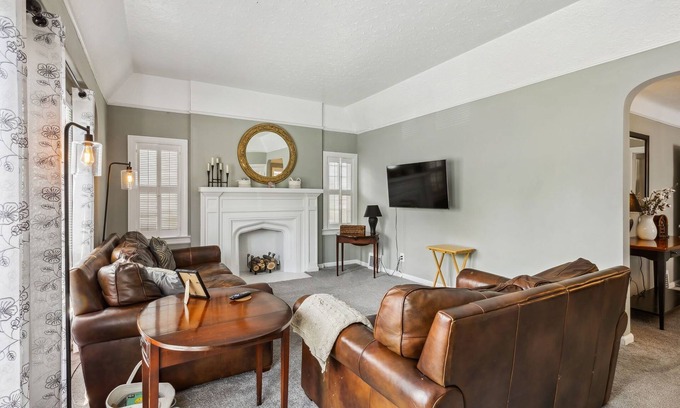 Cleveland Apartment | Near CLE Clinic, UH & Case Western