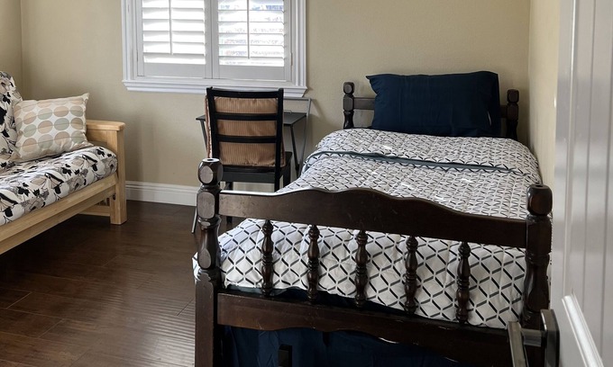 Buena Park House | Near Disney & Knott’s