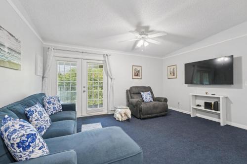 Lake Frederica Apartment | Near Disney Stylish 2BR with Pool