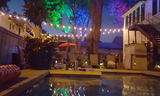 Alta Vista House | Near Downtown, 1BR Carriage House, Swimming Pool, Private Parking, Pets OK