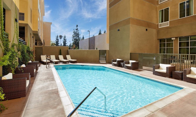 Anaheim Resort Apartment | Near Downtown Disney | Free Breakfast, Outdoor Pool! | Staybridge Suites