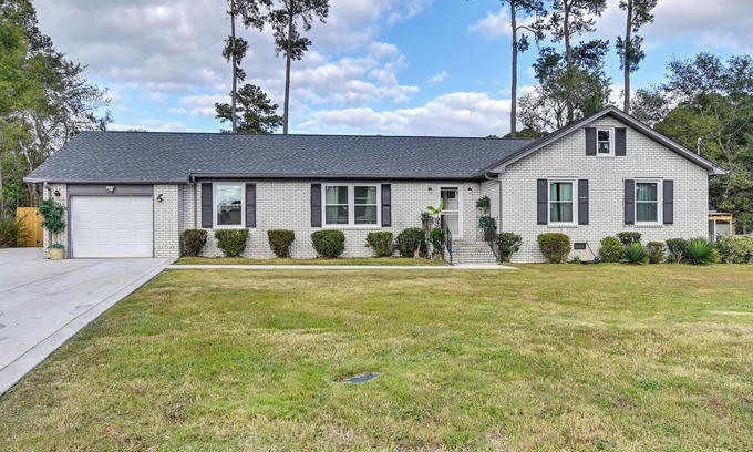Westover House | Near Fort Liberty: Home w/Yard in Fayetteville!