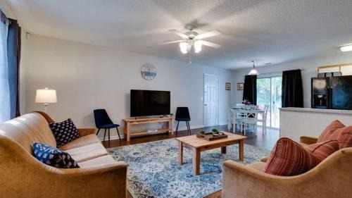 Savannah House | Near Gardens & Downtown - Stay At a Coastal-Haven!