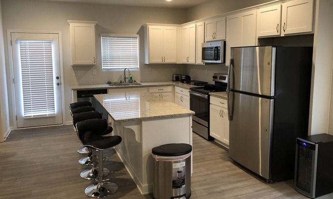 Southwestern House | Near Hartfield-Jackson Airport