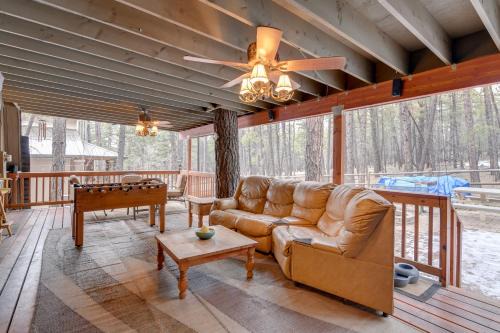 Munds Park House | Near Hiking and Golfing Munds Park Cabin with Deck!